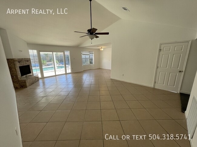 Building Photo - 3617 Charles Dr