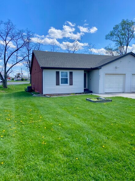 Building Photo - 806 Trustway Ct