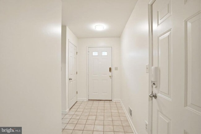 Building Photo - 541 Highland Towne Ln