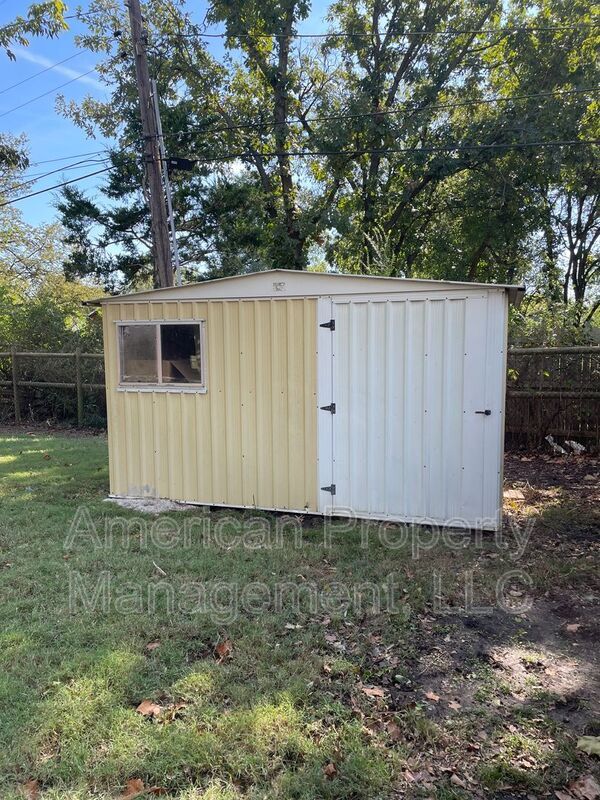 Building Photo - 5102 E 33rd St