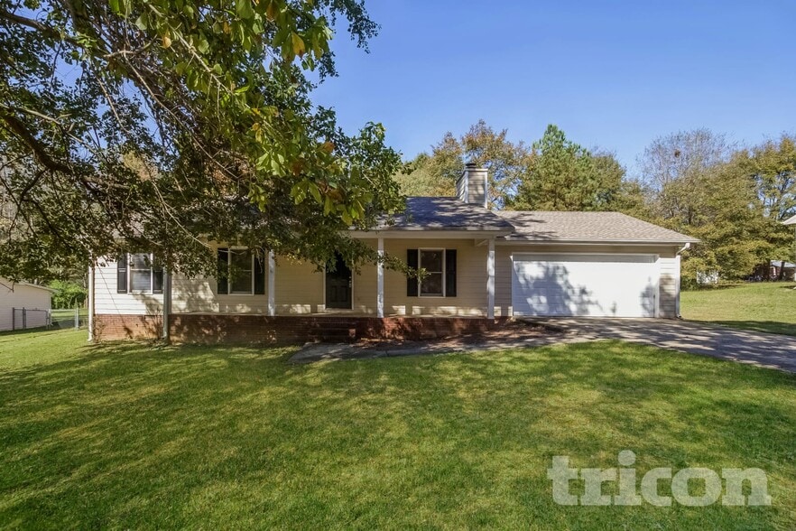 Primary Photo - 252 Elizabeth Dr