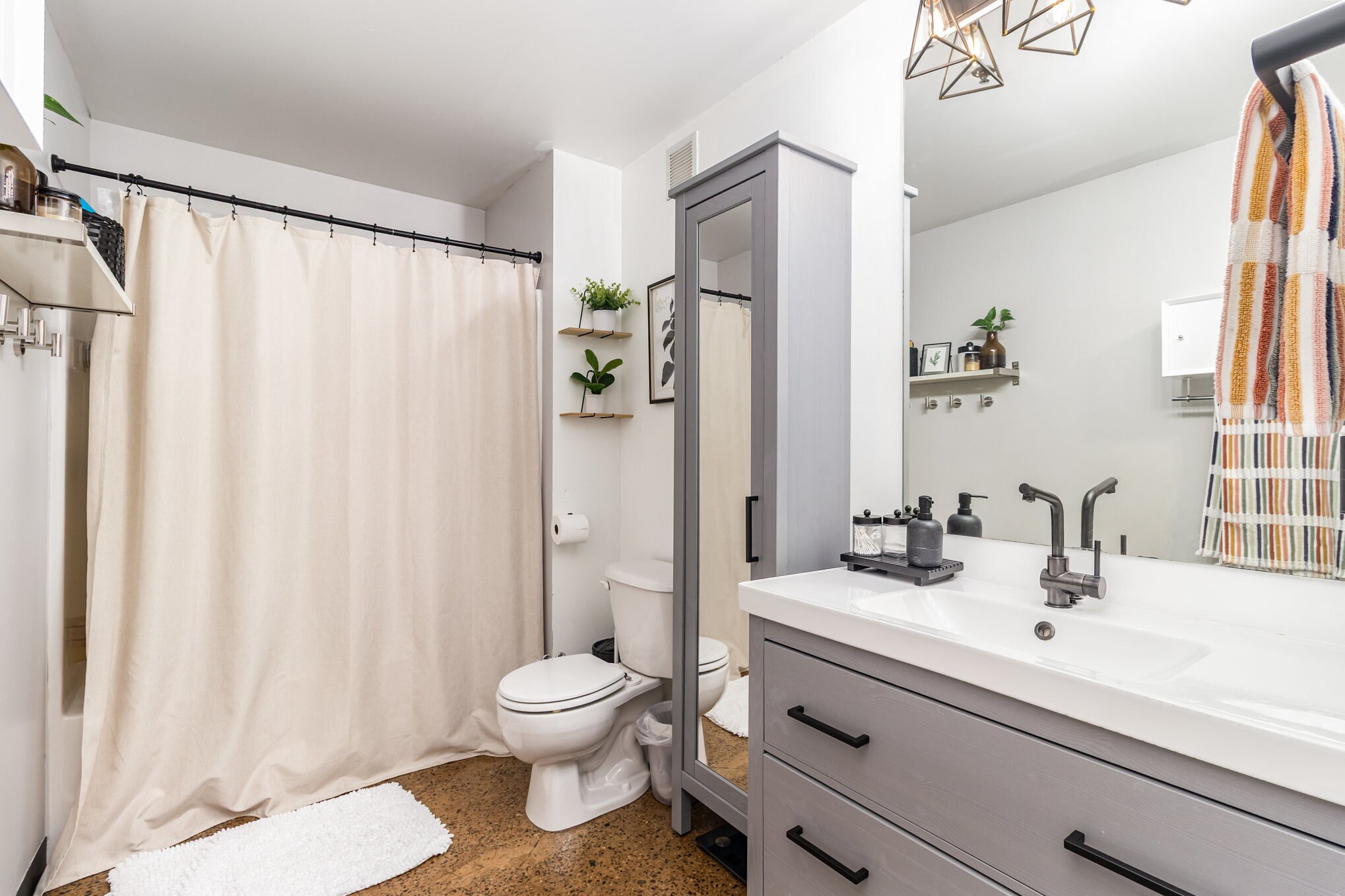 Building Photo - 500 Robert St N