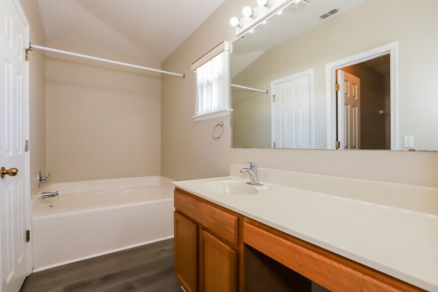 Building Photo - 12938 Bridleford Dr