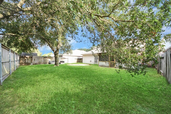 Building Photo - 13515 Scarab Dr