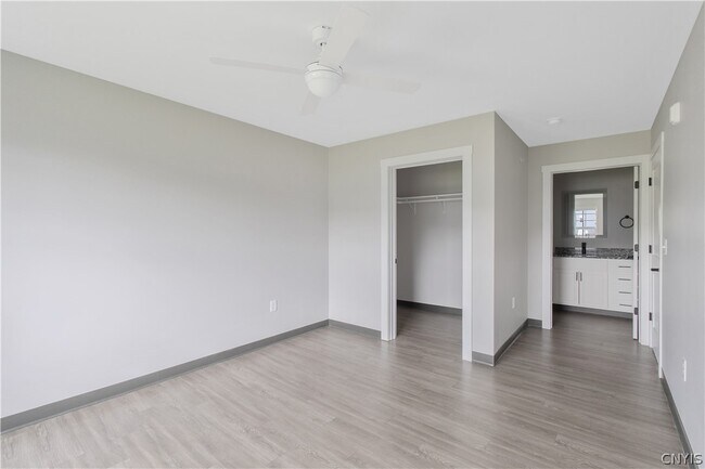 Building Photo - 21 Loso Dr