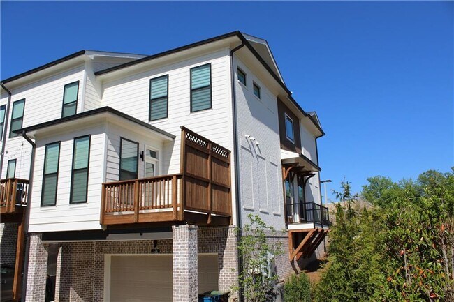 Building Photo - 124 Downing Dr