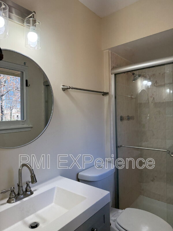 Building Photo - 13417 Queens Ln