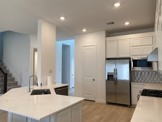 Building Photo - 4523 Sunny Hazel Ln