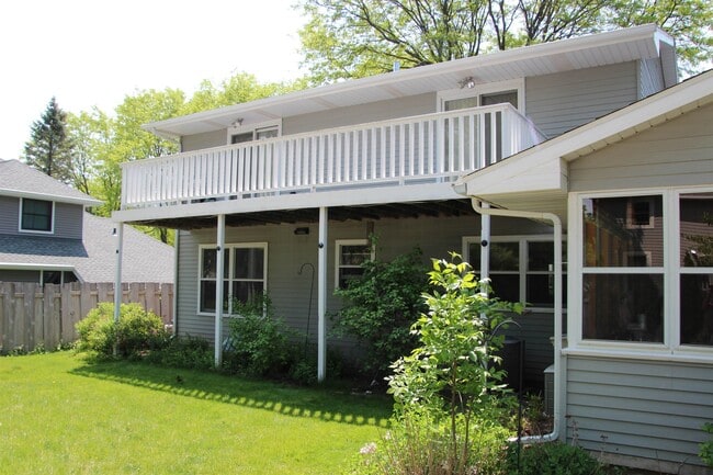 Building Photo - 7620 Westchester Dr