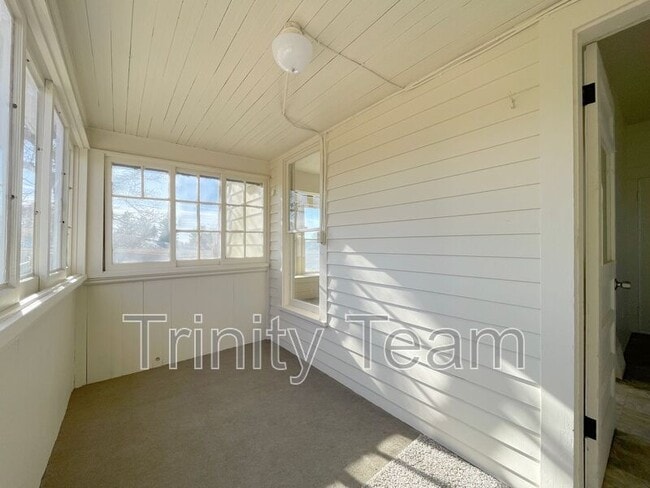 Building Photo - 6028 County Rd 3 1/4
