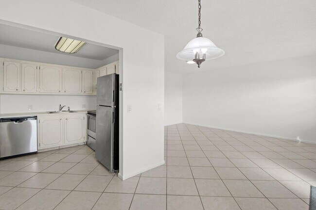 Building Photo - 124 Preston Way