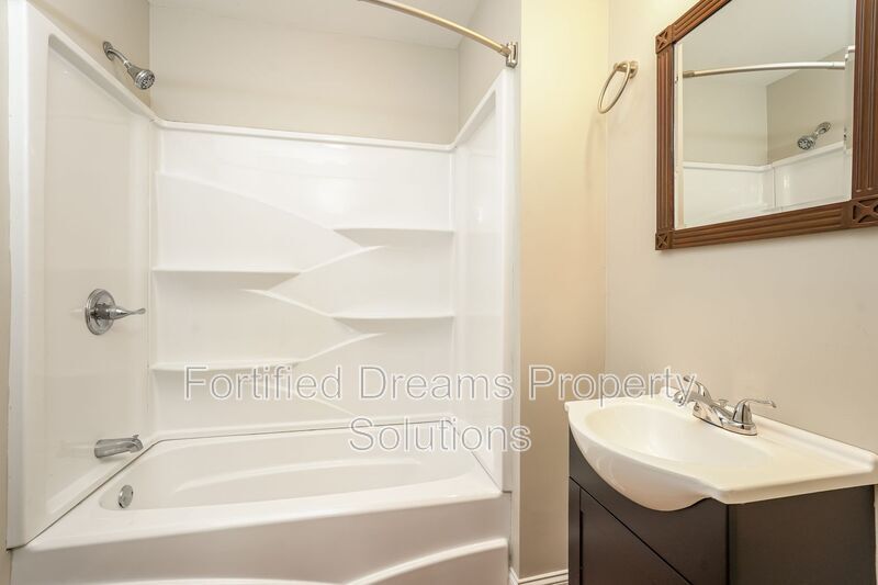 Building Photo - 407 Seaman St