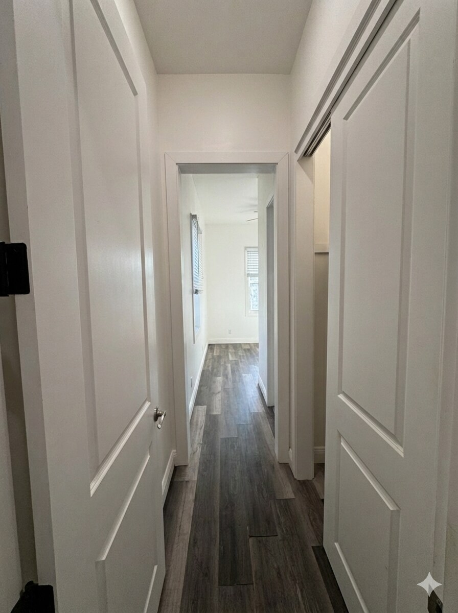 Building Photo - 1537 9th St