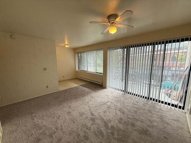 Building Photo - 1811 Summit Ave