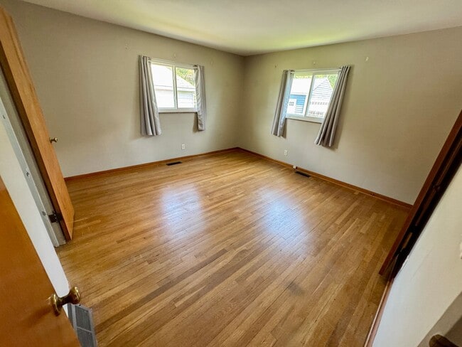 Building Photo - 3 Bedroom - Upper Arlington
