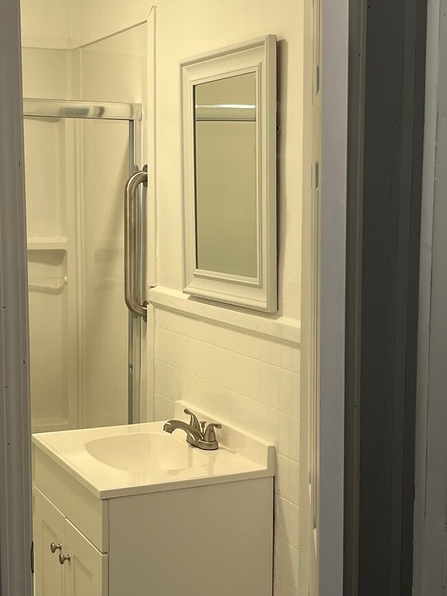 Building Photo - 1210 Dooley St