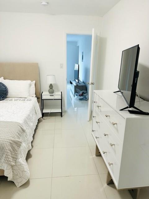 Building Photo - 1030 NE 80th St