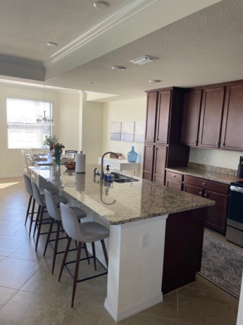 4 countertop stools - 17108 Vardon Ter