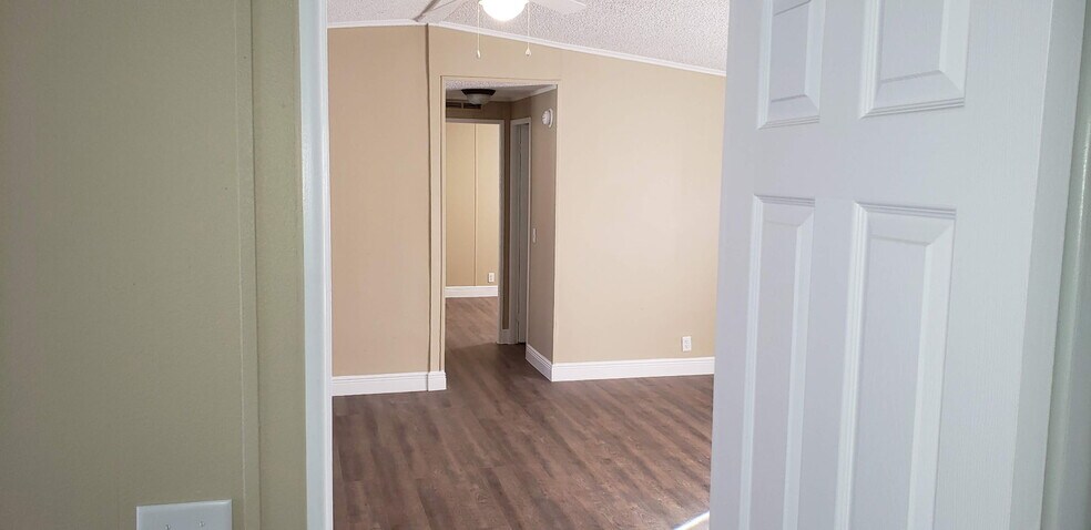 Building Photo - 17010 Meridian Blvd
