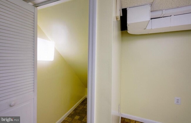 Building Photo - 5408 20th Ave