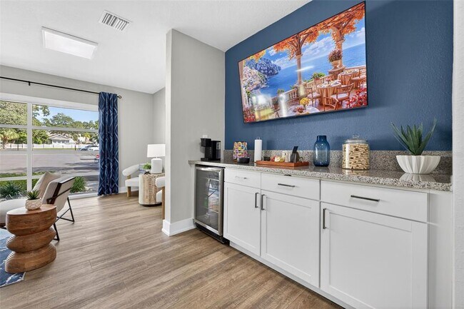 Building Photo - 612 Bass Ct