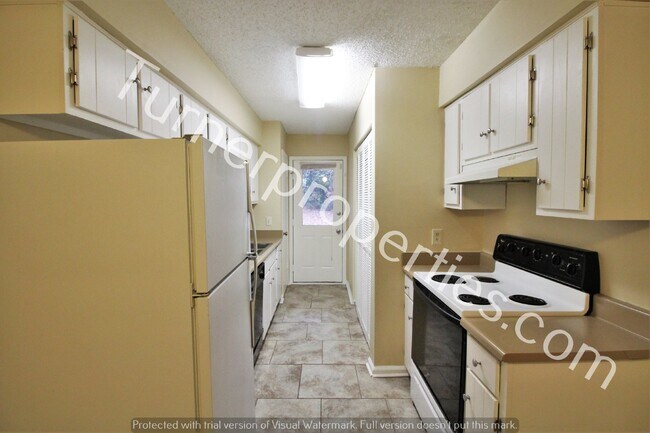 Building Photo - 1682 Horseshoe Dr. Unit B, Columbia S.C. 2...