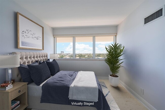 Building Photo - 333 Sunset Dr