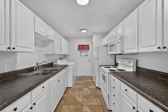 Building Photo - 12310 Tavares Ridge Ct