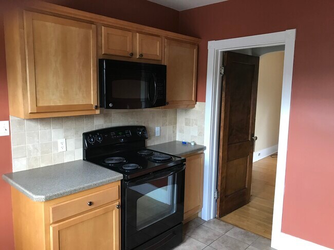 Kitchen - 148 Mosley Dr