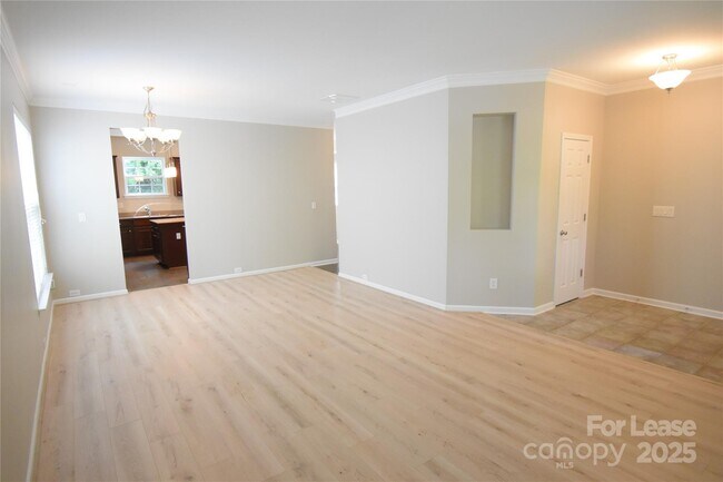 Building Photo - 3334 Crutchfield Pl