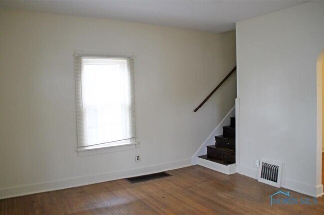 Building Photo - 343 N Grove St