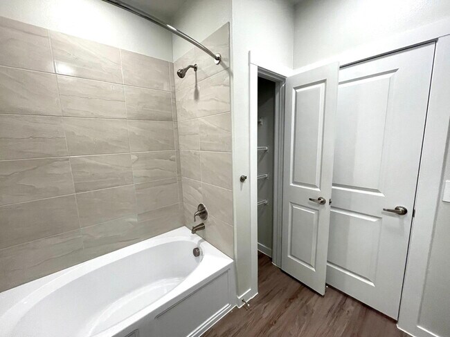 Building Photo - 5901 Co Rd 277