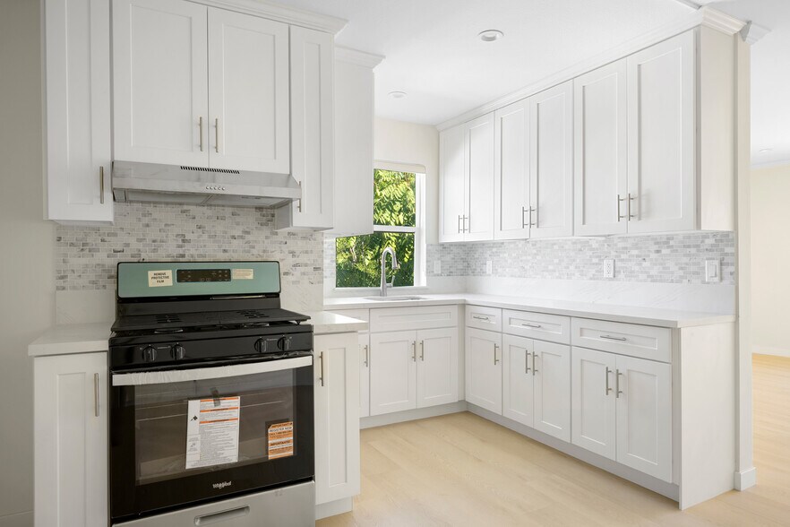 Building Photo - 5228 Auckland Ave