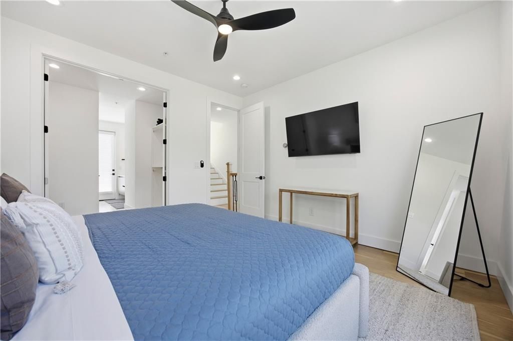 Building Photo - 434 Markham St SW