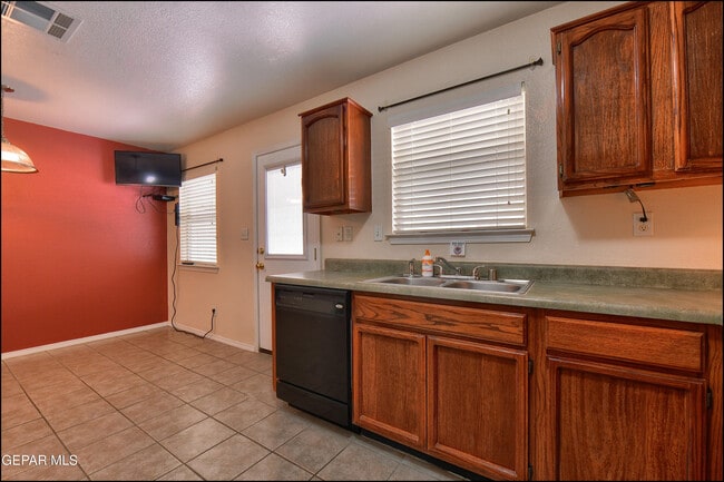 Building Photo - 508 Covington Ridge Way