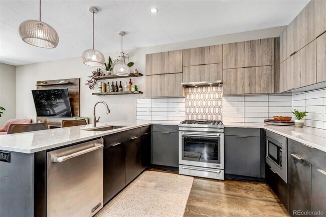 Building Photo - 2007 Eliot St