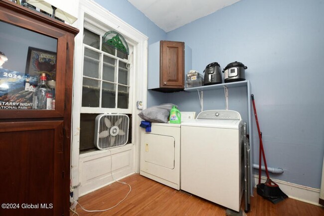 Laundry Area - 285 Lark St