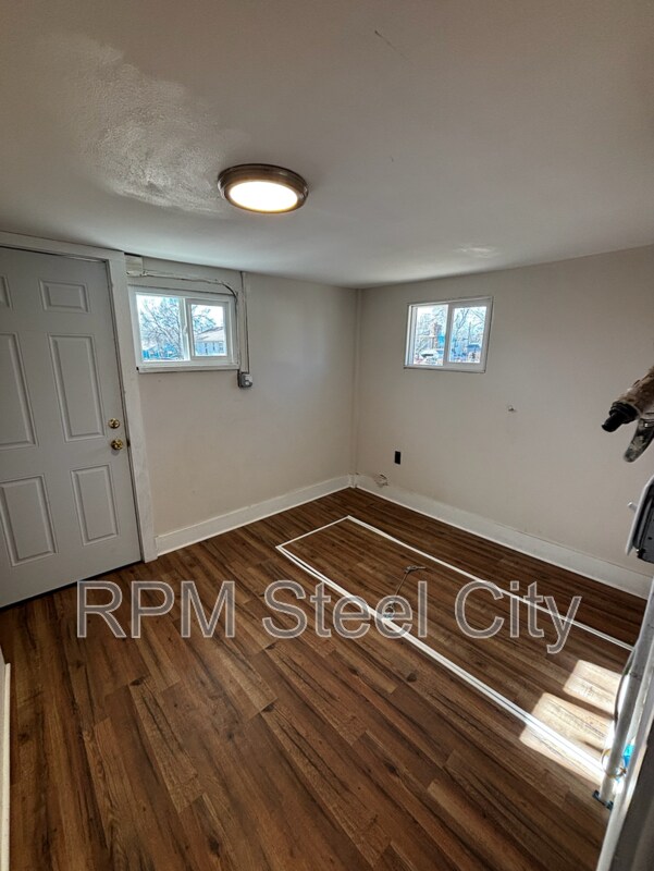 Building Photo - 1938 E 6th St