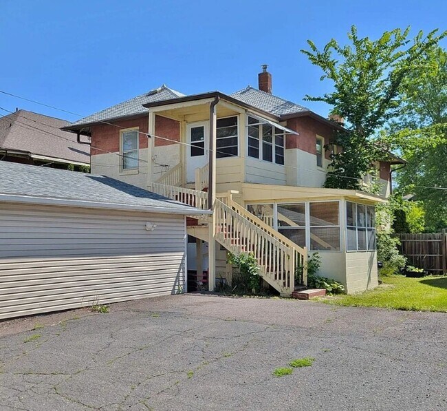 Building Photo - 983-985 87th Ave W