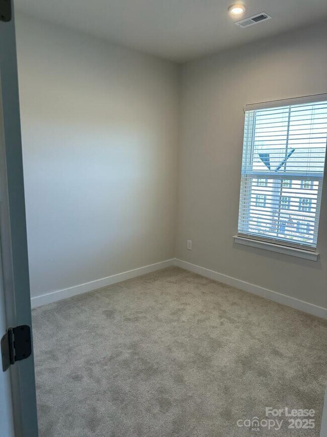 Building Photo - 1728 Aspire St