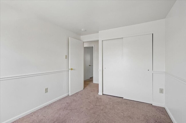 Building Photo - Immediate move-in at Goshen Village