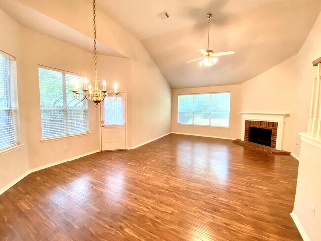Building Photo - 127 N Willow Point Cir