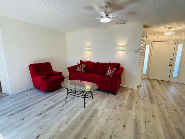 Building Photo - 3953 Cocoplum Cir