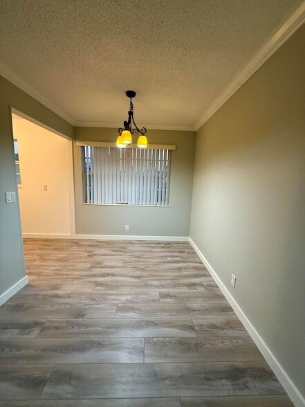 Building Photo - 68 Sussex E