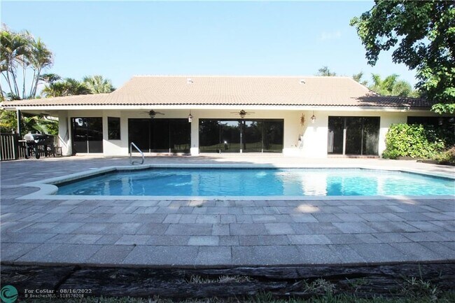 Building Photo - 10134 Boca Woods Ln