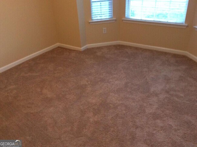 Building Photo - 4015 Yellow Pine Ct