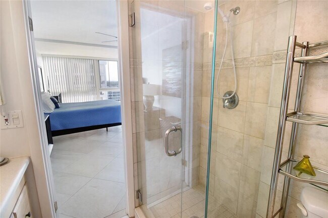 Building Photo - 3100 NE 49th St