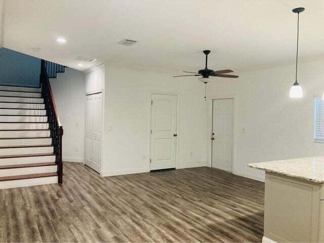 Building Photo - 2301 SW Barber Ln