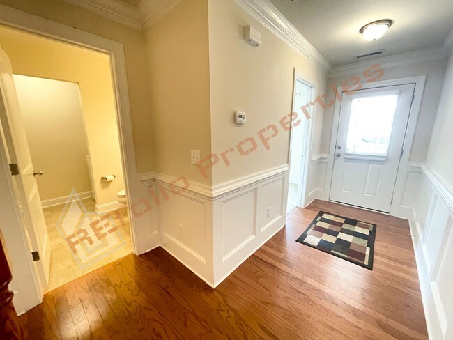 Building Photo - Charming 3 Story 3 Bedroom 3.5 Bath 1 Car-...