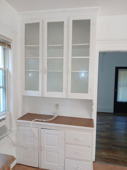 Original cabinets - 2220 Murray Hill Rd